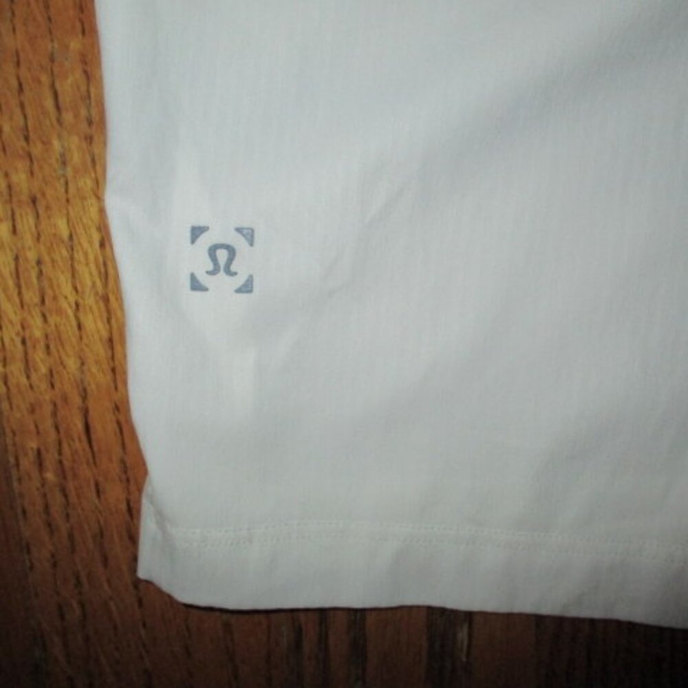 Lululemon White Lined Jogging Shorts M - image 5